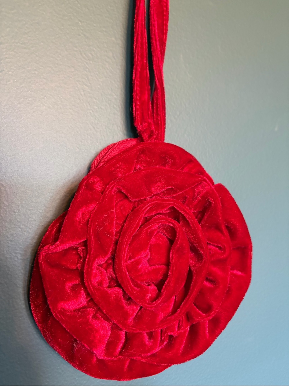Red Velvet Rose Wristlet Pouch - Unbranded, size 6"x6"